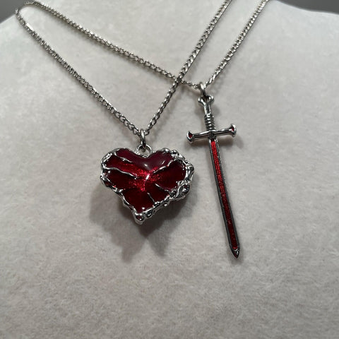 Colar gótico de coração e espada, colar de casal combinando, joias para amantes, romântico, presentes para ele, presentes para ela, dia dos namorados, pingente